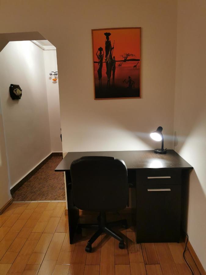 Comfy & Pleasant Apartment 10 Min Walk To Downtown Timisoara Luaran gambar