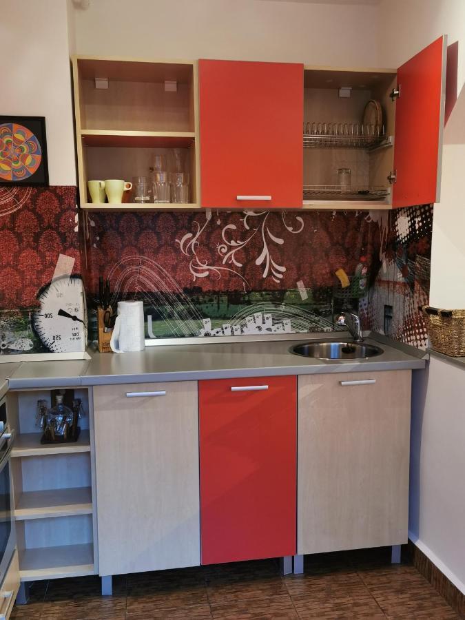 Comfy & Pleasant Apartment 10 Min Walk To Downtown Timisoara Luaran gambar